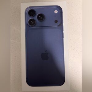 Apple iPhone 7 Pro Max in White